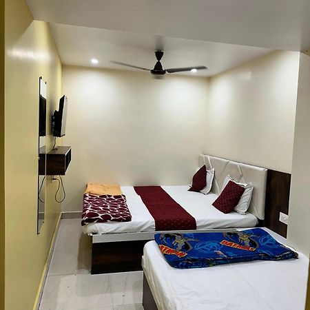 Cable Car Hotel Varanasi Exterior photo