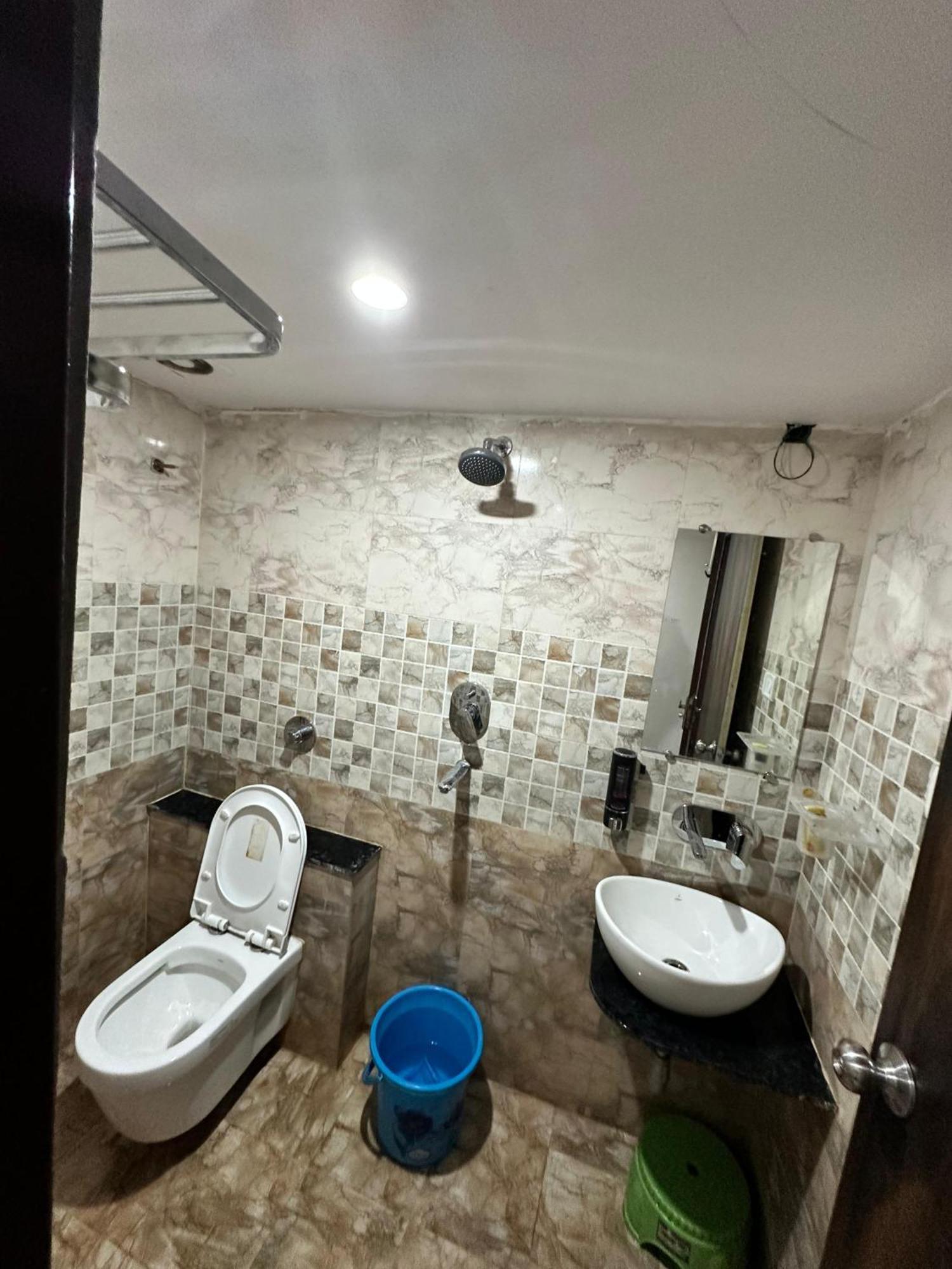 Cable Car Hotel Varanasi Exterior photo